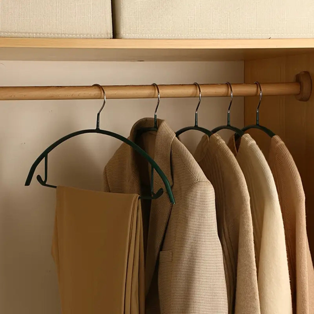 Clothes Hangers | Slim Non-Slip & Ergonomic | 10-Pack