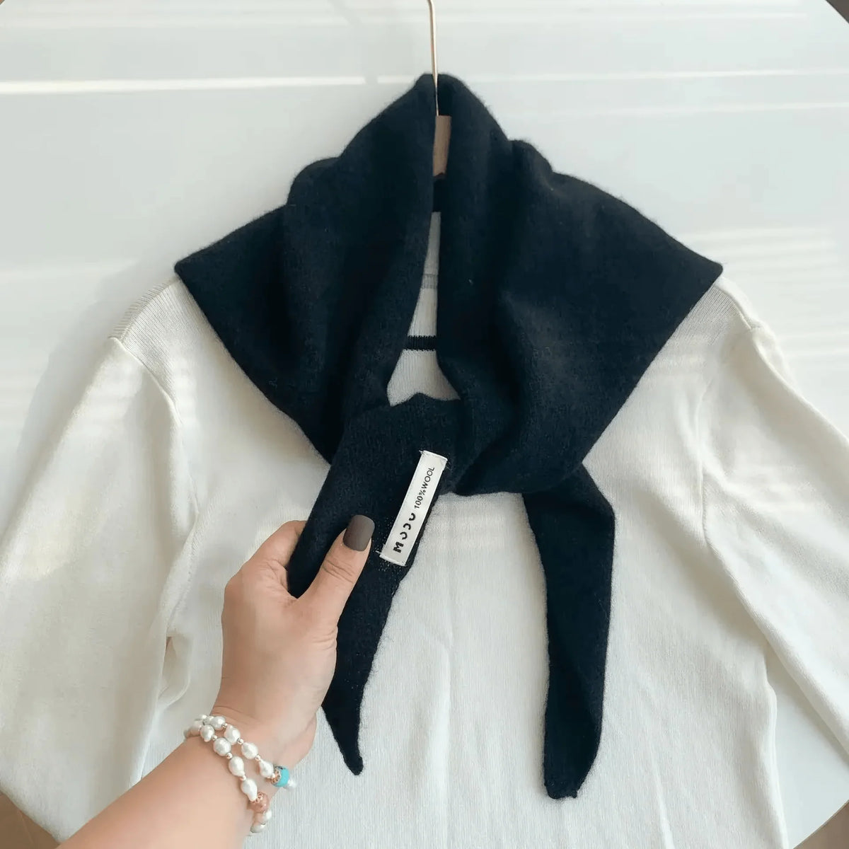 Triangular Scarf | Soft Wool-Blend & Versatile | 110 x 38 cm