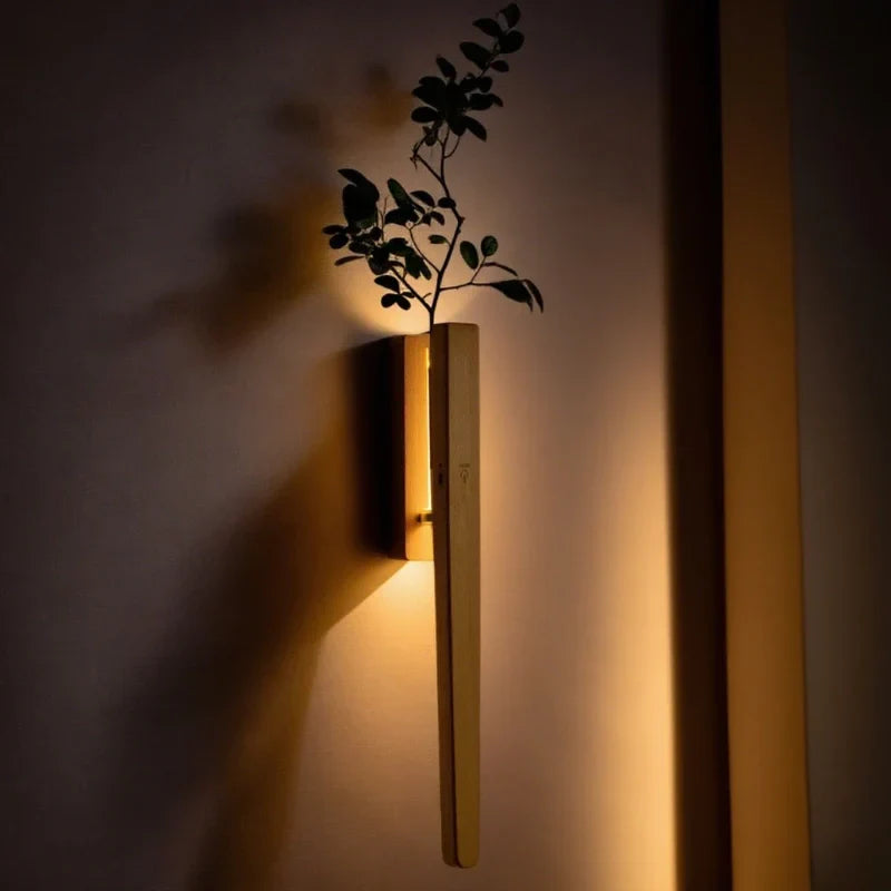 Wall Light | Built-In Vase & 360° Rotatable